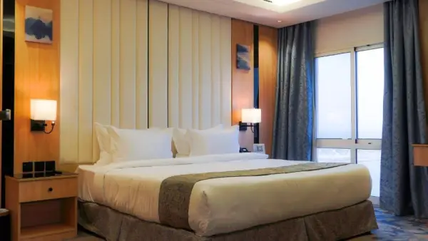 Mora Hotel 5
